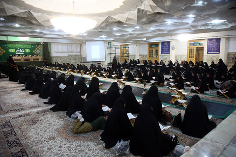 برپایی محفل «مائده نور» ویژه بانوان در حرم حضرت معصومه(س)