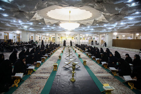 برپایی محفل «مائده نور» ویژه بانوان در حرم حضرت معصومه(س)