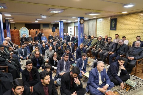 تصاویر/ محفل انس با قرآن کریم در بیت امام جمعه تبریز با محوریت طرح «زندگی با آیه ها»