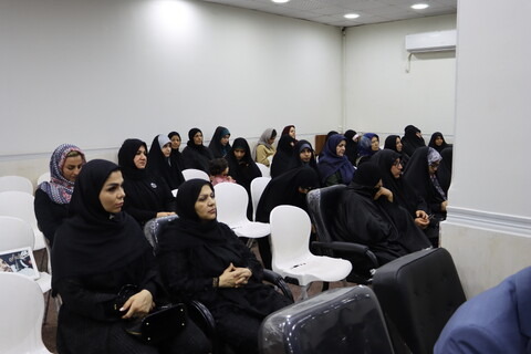 دیدار جمعی از خانواده شهدا و ایثارگران اهواز با نماینده ولی فقیه در خوزستان