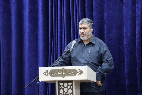 دیدار جمعی از خانواده شهدا و ایثارگران اهواز با نماینده ولی فقیه در خوزستان