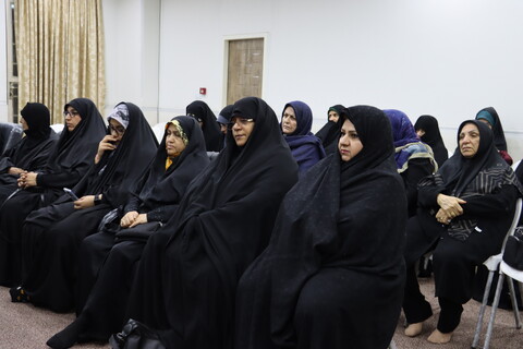 دیدار جمعی از خانواده شهدا و ایثارگران اهواز با نماینده ولی فقیه در خوزستان