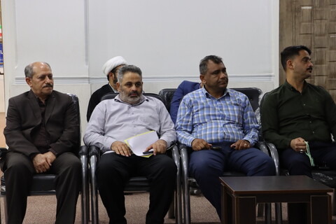 دیدار جمعی از خانواده شهدا و ایثارگران اهواز با نماینده ولی فقیه در خوزستان