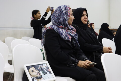 دیدار جمعی از خانواده شهدا و ایثارگران اهواز با نماینده ولی فقیه در خوزستان