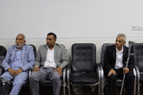 دیدار جمعی از خانواده شهدا و ایثارگران اهواز با نماینده ولی فقیه در خوزستان