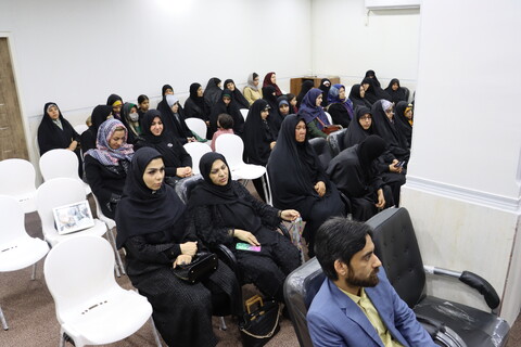 دیدار جمعی از خانواده شهدا و ایثارگران اهواز با نماینده ولی فقیه در خوزستان