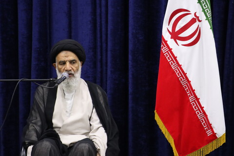 دیدار جمعی از خانواده شهدا و ایثارگران اهواز با نماینده ولی فقیه در خوزستان