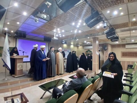 تصاویر/ برگزاری دو اختتامیه استانی جشنواره نورالثقلین و همایش بیانیه گام دوم انقلاب