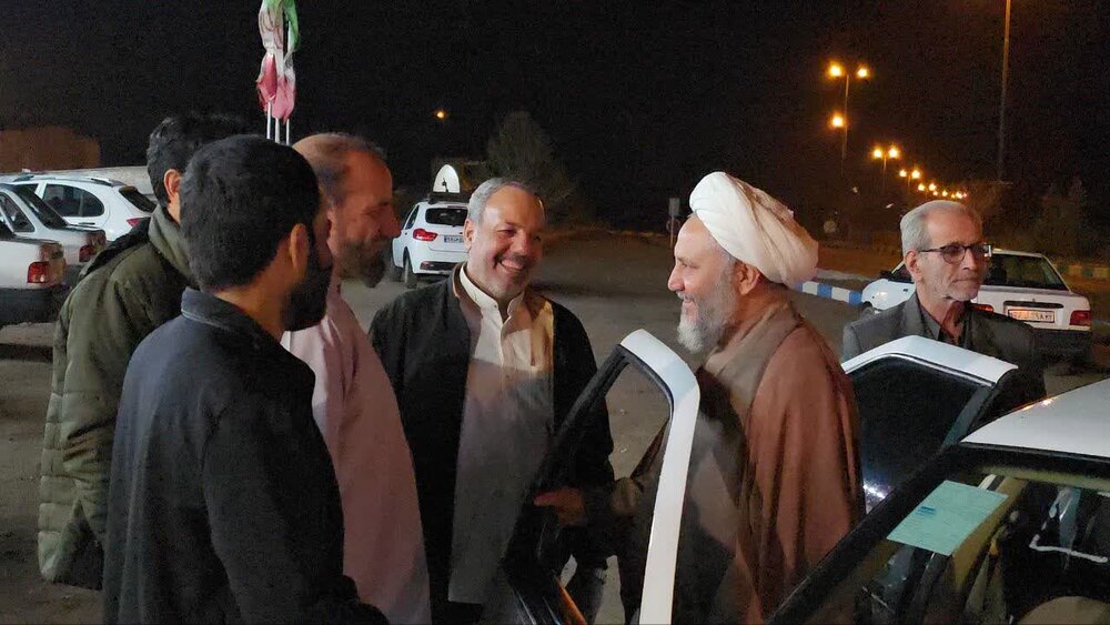 حضور امام جمعه آران و بیدگل در محفل قرآنی حسین‌آباد کویر