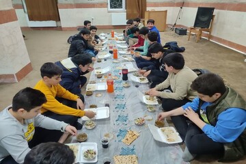 دانش‌آموزان نخبه شهرستان صحنه با محیط و شرایط حوزه علمیه آشنا شدند+ عکس