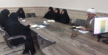 برگزاری نشست اساتید مدرسه علمیه فاطمیه قروه درگزین