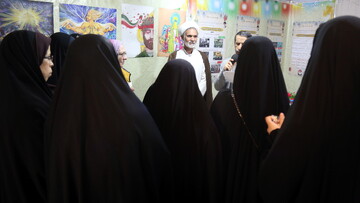 تصاویر/ غرفه گفتمان مقاومت و شهدای روحانی در بخش حوزوی سی و دومین نمایشگاه بین المللی قرآن کریم