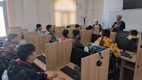 تصاویر/ بازدید دانش آموزان مدرسه شهید مفتح خوی از مدرسه علمیه امام خمینی (ره) شهرستان خوی