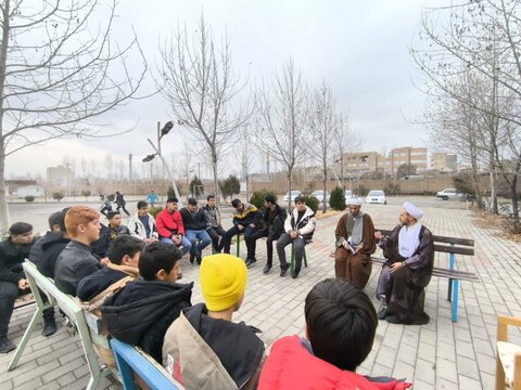 تصاویر/ بازدید دانش آموزان مدرسه شهید مفتح خوی از مدرسه علمیه امام خمینی (ره) شهرستان خوی