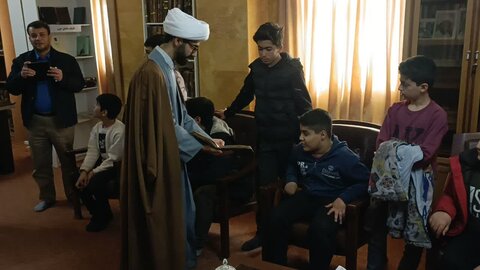 تصاویر/ بازدید دانش آموزان مدرسه شهید مفتح خوی از مدرسه علمیه امام خمینی (ره) شهرستان خوی