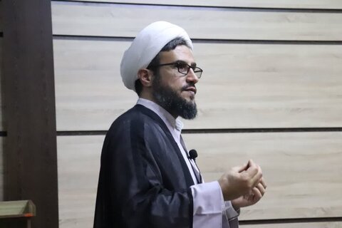 تصاویر/ نشست علمی با موضوع توضیح و تبیین طرح مطالعاتی شهید مطهری در مدرسه علمیه امام خامنه‌ای ارومیه