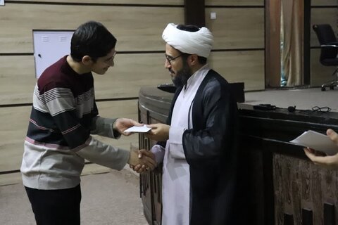 تصاویر/ نشست علمی با موضوع توضیح و تبیین طرح مطالعاتی شهید مطهری در مدرسه علمیه امام خامنه‌ای ارومیه