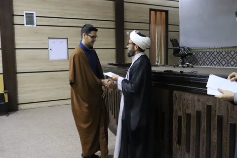 تصاویر/ نشست علمی با موضوع توضیح و تبیین طرح مطالعاتی شهید مطهری در مدرسه علمیه امام خامنه‌ای ارومیه