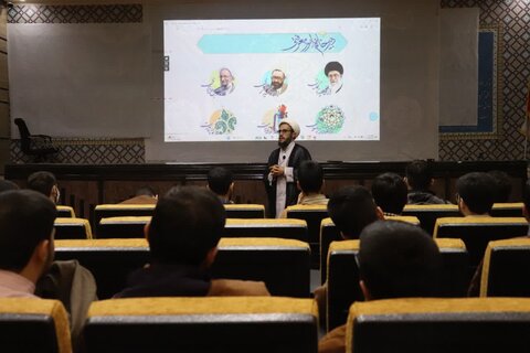تصاویر/ نشست علمی با موضوع توضیح و تبیین طرح مطالعاتی شهید مطهری در مدرسه علمیه امام خامنه‌ای ارومیه