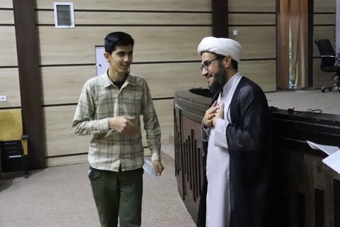 تصاویر/ نشست علمی با موضوع توضیح و تبیین طرح مطالعاتی شهید مطهری در مدرسه علمیه امام خامنه‌ای ارومیه