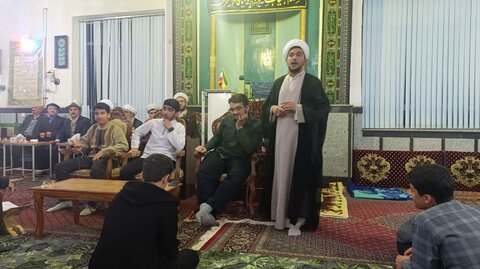 تصاویر/ برگزاری محافل انس با قرآن کریم در مساجد سلماس به همت مدرسه علمیه این شهرستان