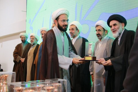 تصاویر|همایش تجلیل از استعدادهای برتر حوزه علمیه اصفهان