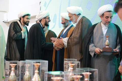 تصاویر|همایش تجلیل از استعدادهای برتر حوزه علمیه اصفهان