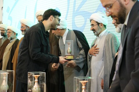 تصاویر|همایش تجلیل از استعدادهای برتر حوزه علمیه اصفهان