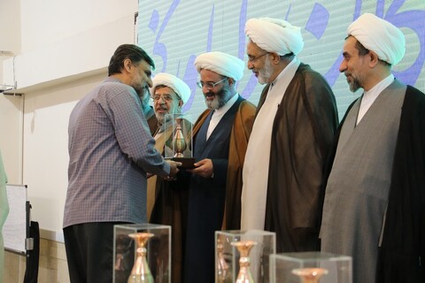 تصاویر|همایش تجلیل از استعدادهای برتر حوزه علمیه اصفهان