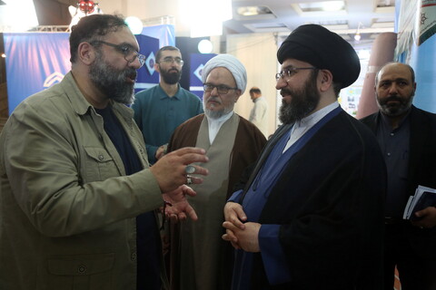 تصاویر/ بازدیدحجت الاسلام والمسلمین سید مصطفی حسینی، نماینده ولی فقیه و امام جمعه زنجان از سی و دومین نمایشگاه بین المللی قرآن کریم