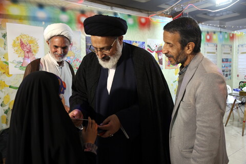 تصاویر/ غرفه گفتمان مقاومت و شهدای روحانی در بخش حوزوی سی و دومین نمایشگاه بین المللی قرآن کریم