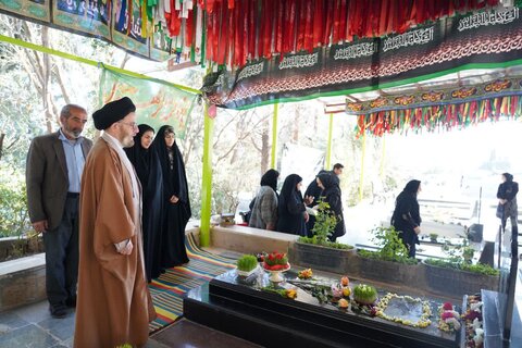 تصاویر حضور نماینده ولی فقیه در لرستان در گلزار شهدا خرم آباد