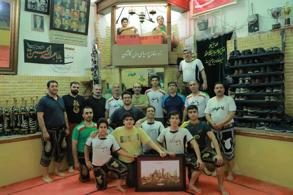 عطر معنویت با «آیین پهلوانی در ضیافت رمضان» در کاشان پراکنده شد+عکس