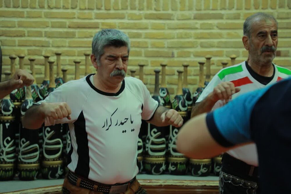 عطر معنویت با «آیین پهلوانی در ضیافت رمضان» در کاشان پراکنده شد+عکس