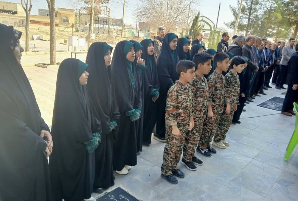 مراسم ملّی بزرگداشت روز شهید در روستای یزدل برگزار شد+عکس