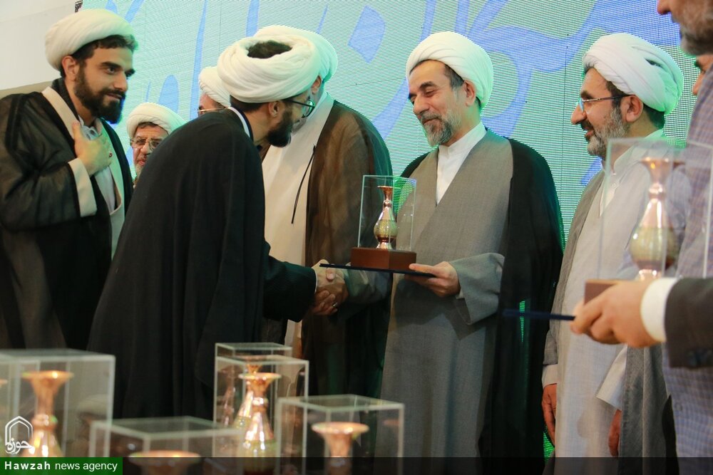 در سومین گردهمایی سالیانه، استعدادهای برتر حوزه تقدیر شدند