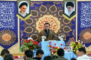 تصاویر/ محفل انس با قرآن با حضور حامد علیزاده در بندر دیّر