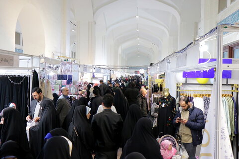 تصاویر/ غرفه طراحی پوشاک ایرانی اسلامی در مصلّی امام خمینی ره