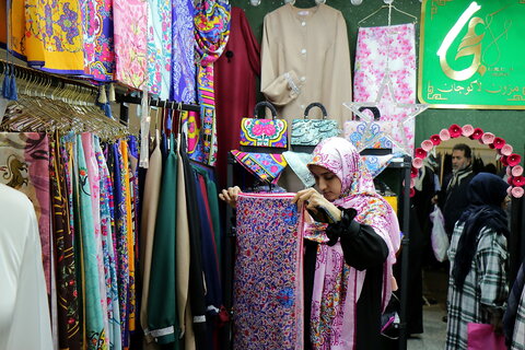 تصاویر/ غرفه طراحی پوشاک ایرانی اسلامی در مصلّی امام خمینی ره