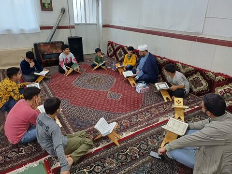 تصاویر/مراسم جزخوانی قرآن با محوریت «زندگی با آیهها» در روستای یغواسی کامیاران