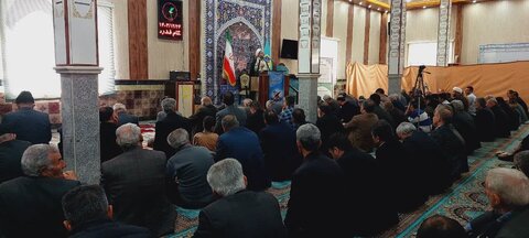 تصاویر/ اقامه نماز جمعه شهر کشاورز