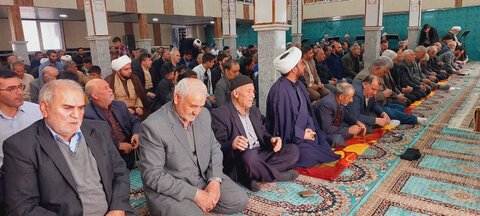 تصاویر/ اقامه نماز جمعه شهر کشاورز
