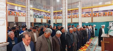 تصاویر/ اقامه نماز جمعه شهر کشاورز