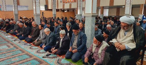 تصاویر/ اقامه نماز جمعه شهر کشاورز