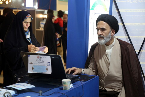 تصاویر/ حال و هوای بخش حوزوی درنهمین روز نمایشگاه بین المللی قرآن کریم