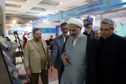 تصاویر/ حال و هوای بخش حوزوی درنهمین روز نمایشگاه بین المللی قرآن کریم