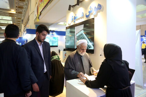 تصاویر/ حال و هوای بخش حوزوی درنهمین روز نمایشگاه بین المللی قرآن کریم