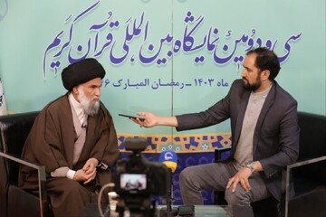 بازدید رئیس انجمن اصول فقه حوزه از بخش حوزوی نمایشگاه قرآن
