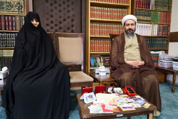 تصاویر/ اهدای طلاجات و کمک های نقدی طلاب حوزه صادقیه خواهران تبریز جهت حمایت از مردم مطلوم غزه، لبنان و جبهه مقاومت