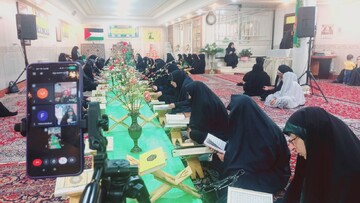 تصاویر/ ارتباط تصویری بانوان قرآنی یزد با بانوان جبهه مقاومت در لبنان